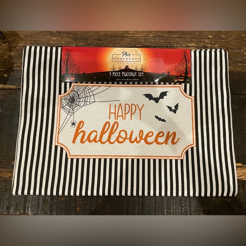 PBS HOME GOODS Halloween Set Of 4 Happy Halloween Fabric Placemats Size 13”x 19”